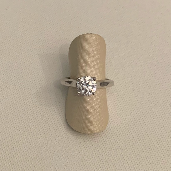 Metal Ring - Picture 1 of 7